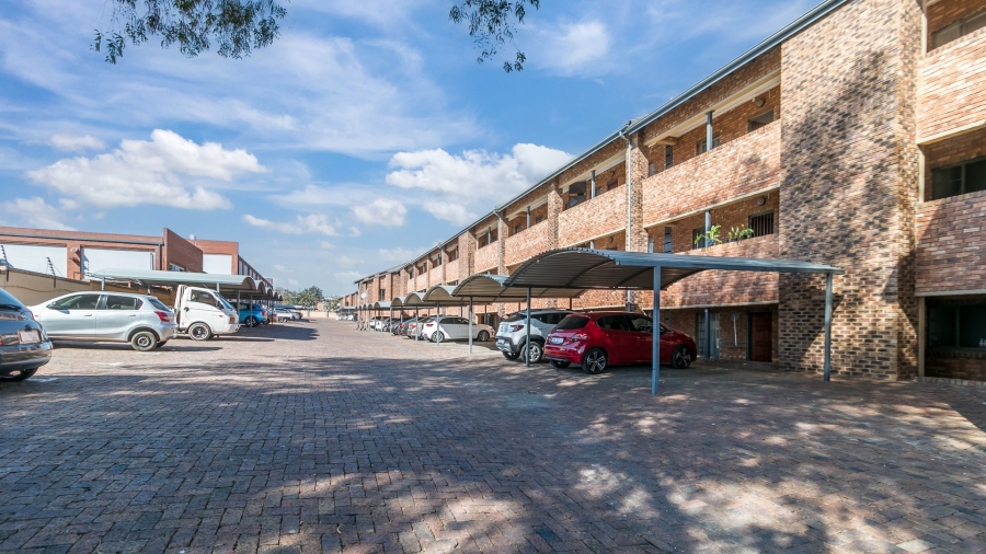 1 Bedroom Property for Sale in Grand Central Gauteng