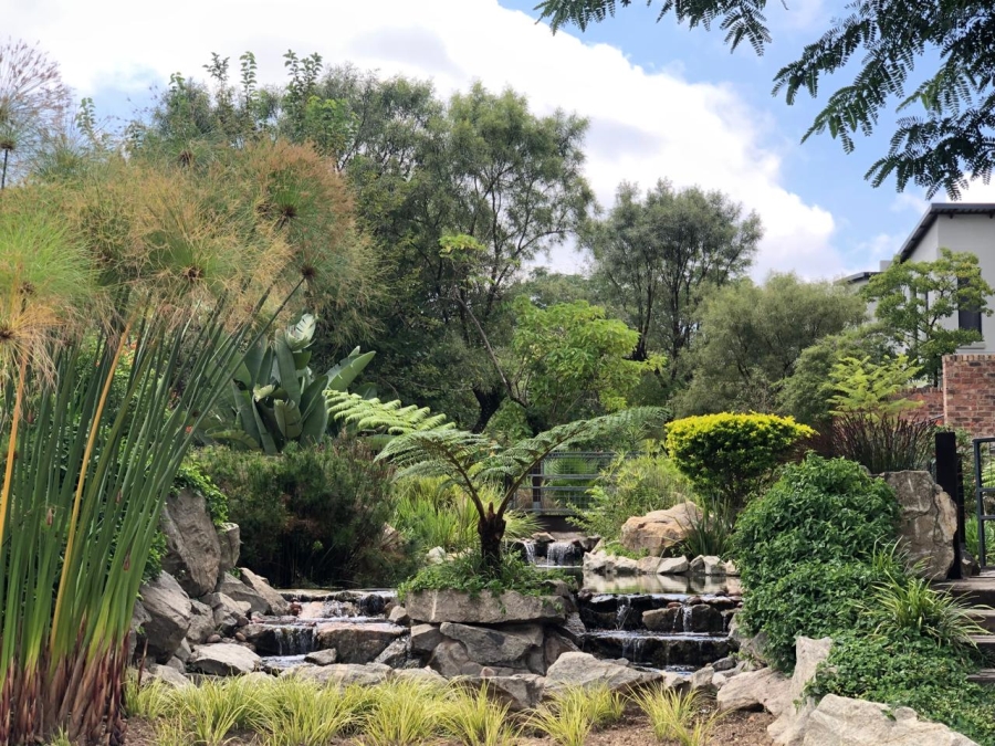 3 Bedroom Property for Sale in Crowthorne AH Gauteng