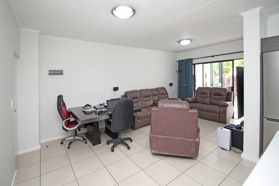 To Let 3 Bedroom Property for Rent in Greenstone Hill Gauteng