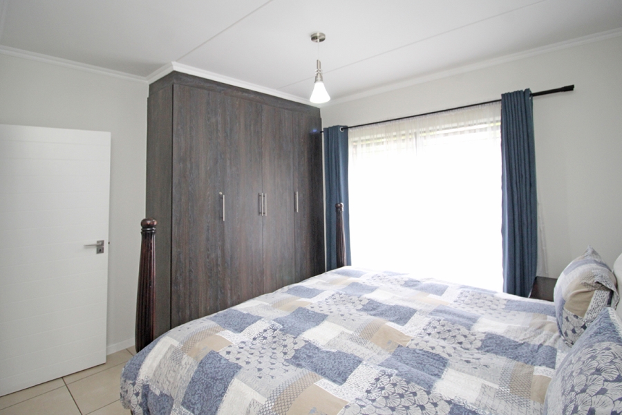 To Let 3 Bedroom Property for Rent in Greenstone Hill Gauteng