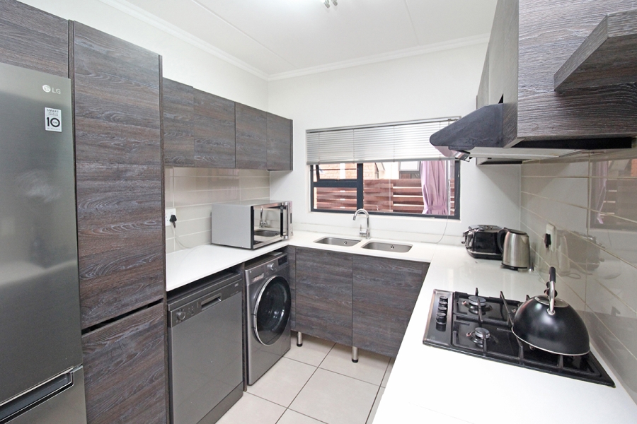 To Let 3 Bedroom Property for Rent in Greenstone Hill Gauteng
