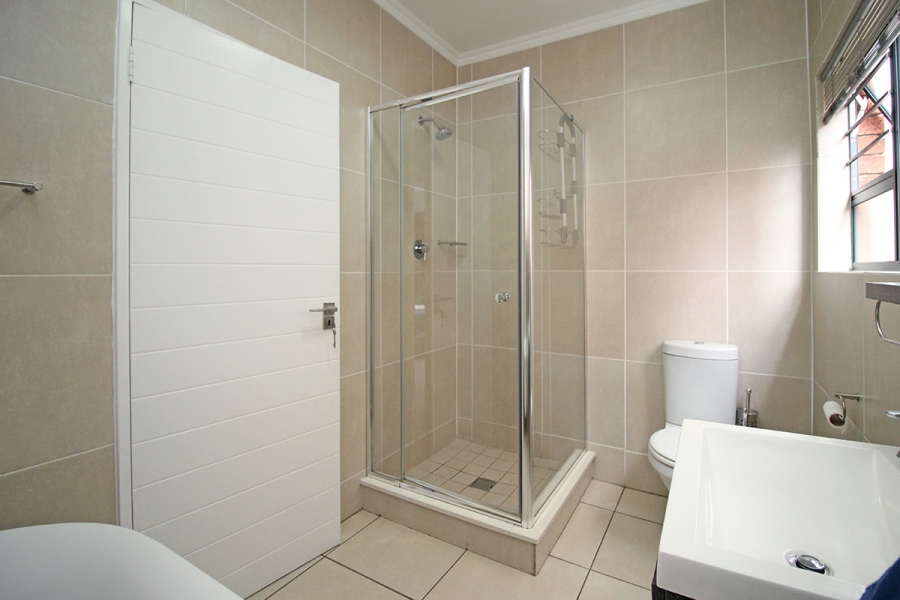 To Let 3 Bedroom Property for Rent in Greenstone Hill Gauteng
