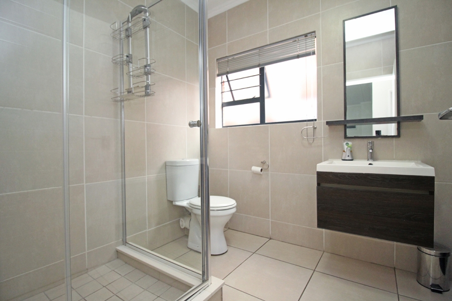To Let 3 Bedroom Property for Rent in Greenstone Hill Gauteng