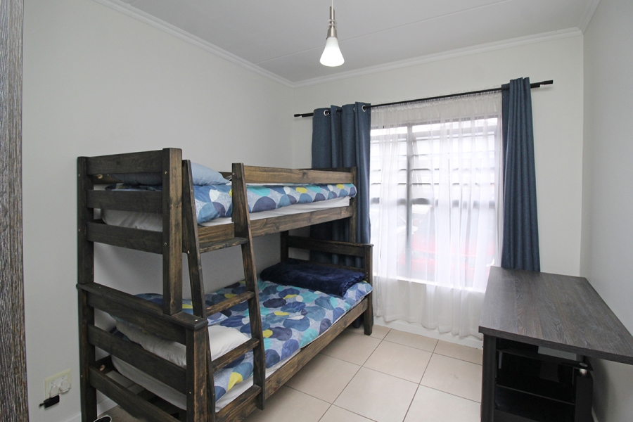 To Let 3 Bedroom Property for Rent in Greenstone Hill Gauteng