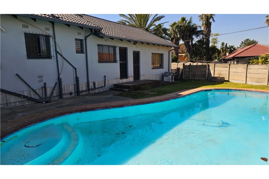 To Let 3 Bedroom Property for Rent in Birchleigh North Gauteng