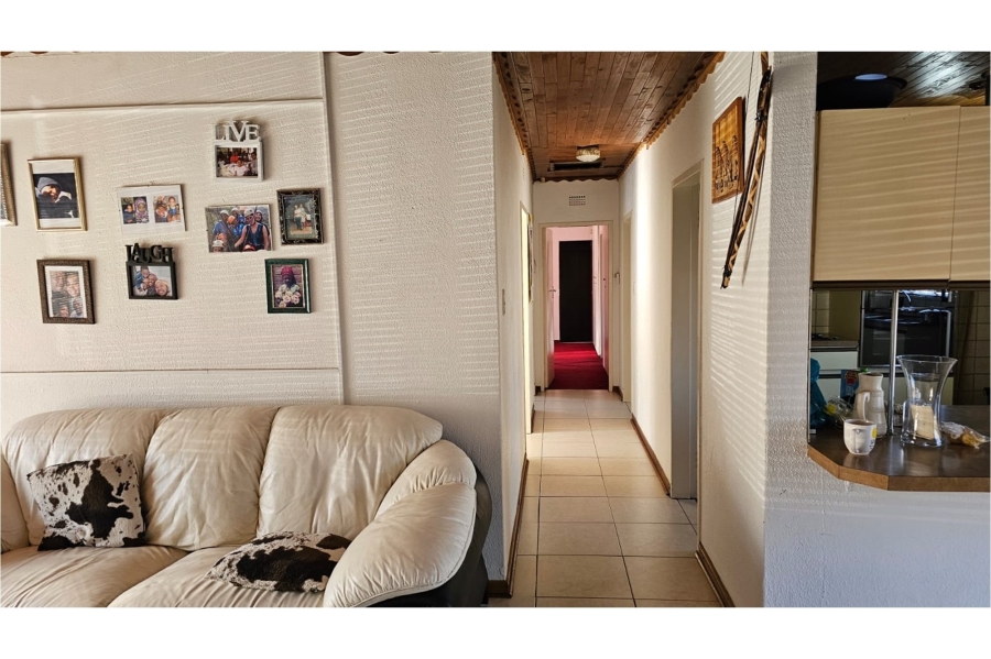 To Let 3 Bedroom Property for Rent in Birchleigh North Gauteng