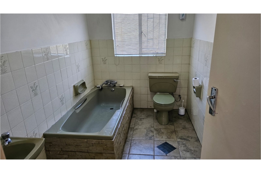 To Let 3 Bedroom Property for Rent in Birchleigh North Gauteng