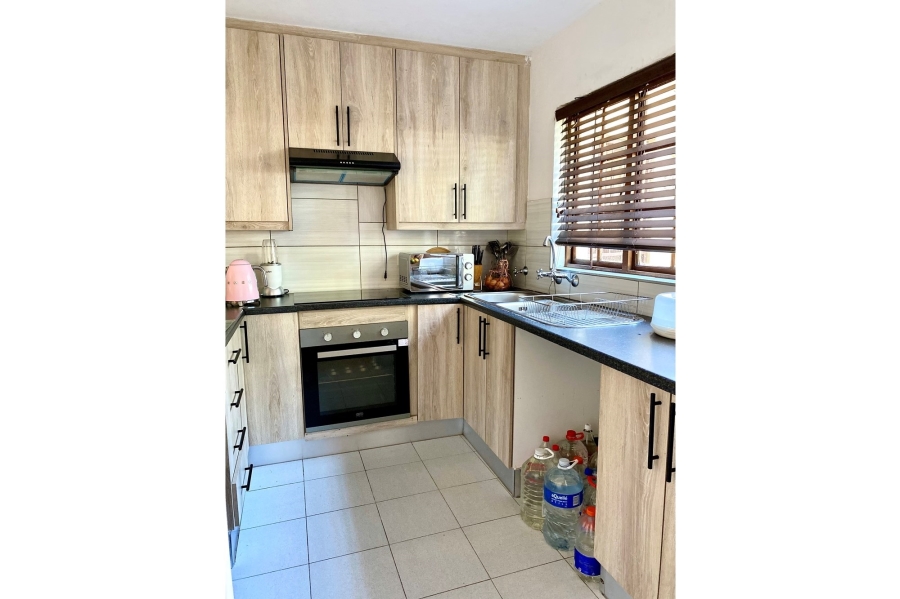 To Let 2 Bedroom Property for Rent in Morningside Hills Gauteng