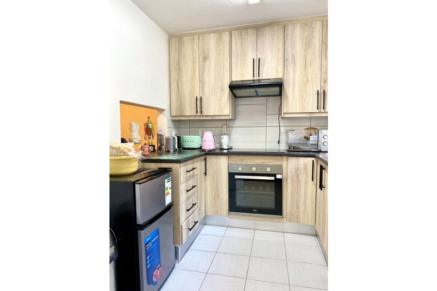 To Let 2 Bedroom Property for Rent in Morningside Hills Gauteng