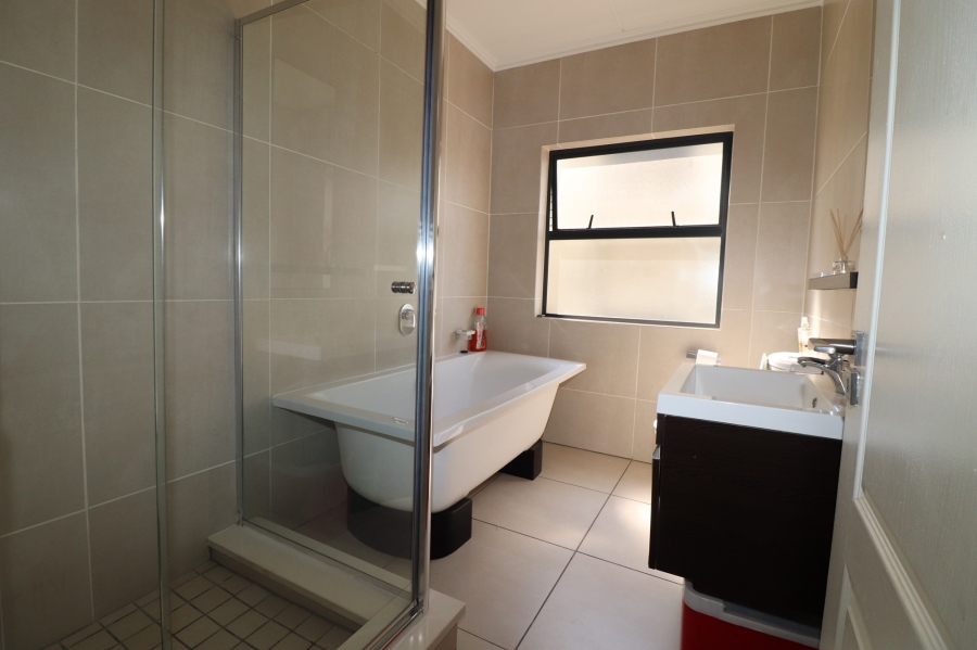 2 Bedroom Property for Sale in Fourways Gauteng