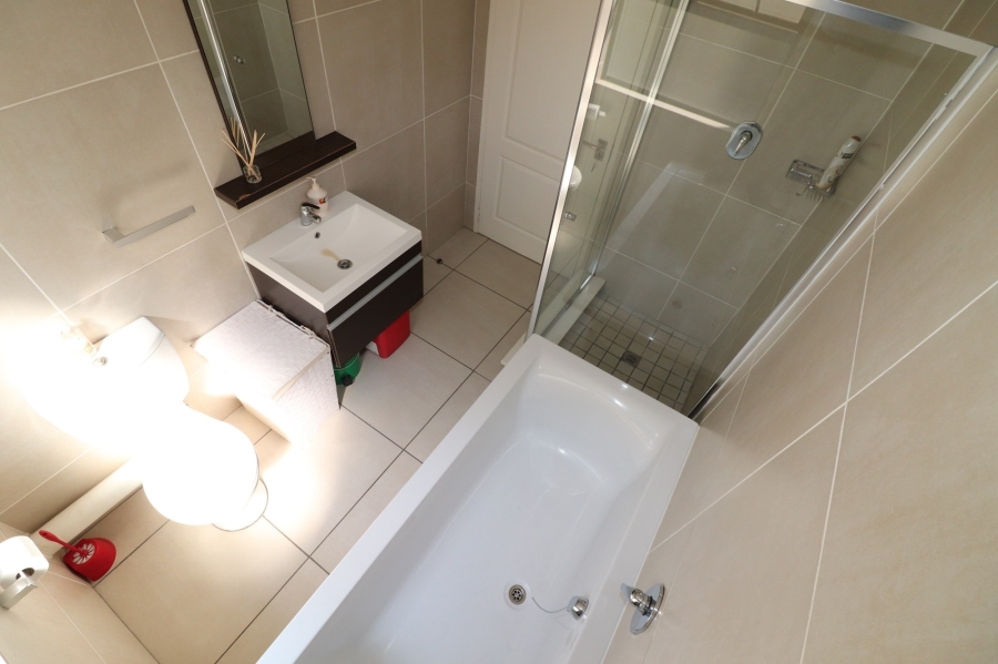 2 Bedroom Property for Sale in Fourways Gauteng