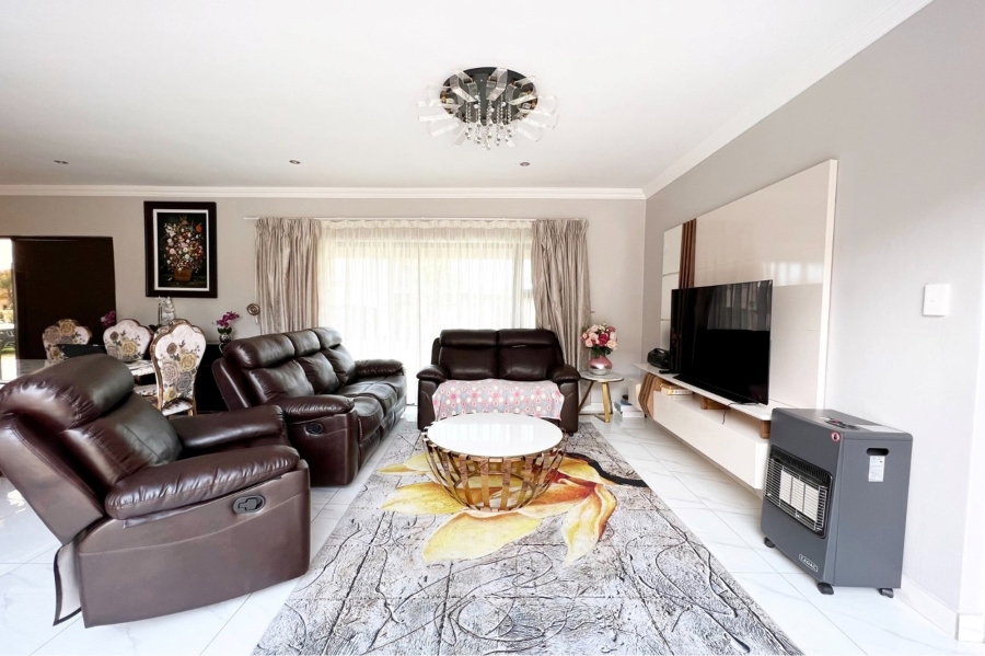 5 Bedroom Property for Sale in Savannah Country Estate Gauteng