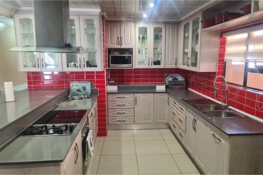 4 Bedroom Property for Sale in Theresa Park Gauteng