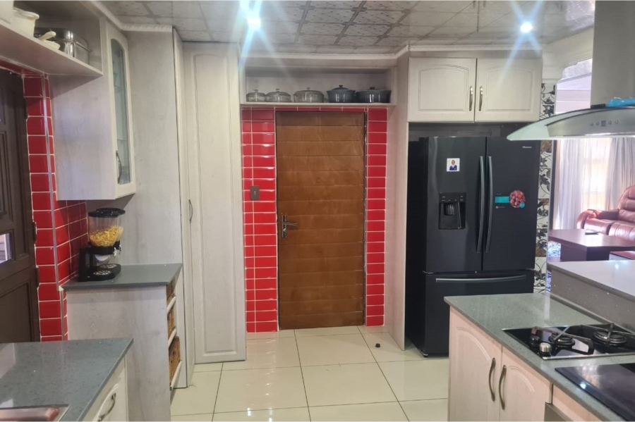 4 Bedroom Property for Sale in Theresa Park Gauteng