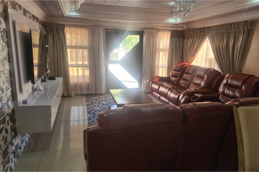 4 Bedroom Property for Sale in Theresa Park Gauteng