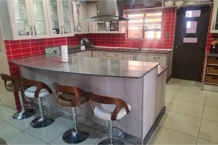 4 Bedroom Property for Sale in Theresa Park Gauteng