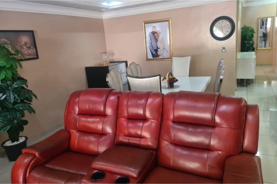 4 Bedroom Property for Sale in Theresa Park Gauteng
