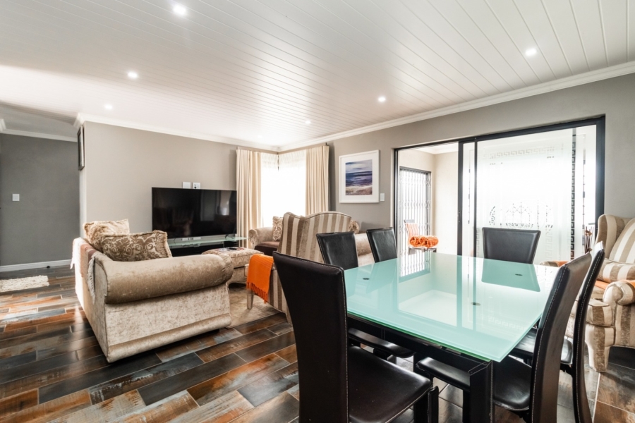 To Let 4 Bedroom Property for Rent in Brentwood Gauteng