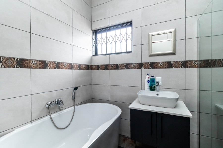 To Let 4 Bedroom Property for Rent in Brentwood Gauteng