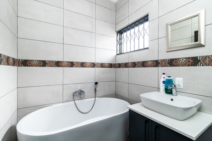 To Let 4 Bedroom Property for Rent in Brentwood Gauteng