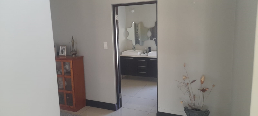 5 Bedroom Property for Sale in Verresig Country Estate Gauteng