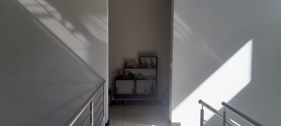 5 Bedroom Property for Sale in Verresig Country Estate Gauteng