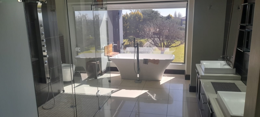 5 Bedroom Property for Sale in Verresig Country Estate Gauteng