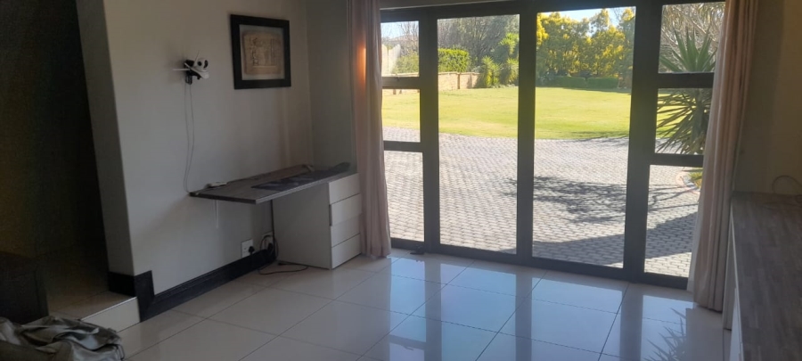 5 Bedroom Property for Sale in Verresig Country Estate Gauteng