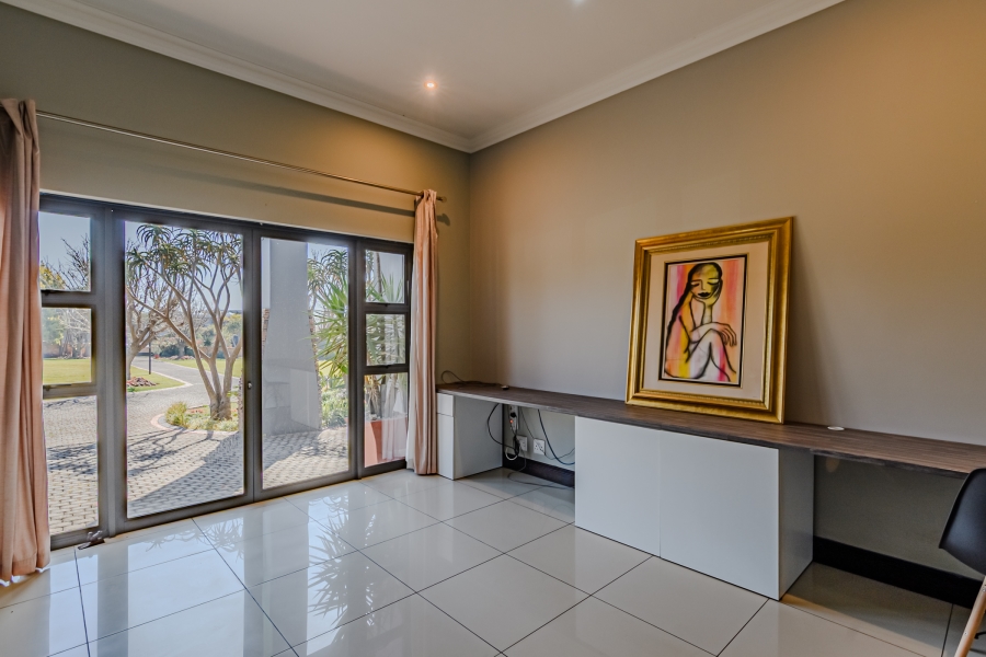 5 Bedroom Property for Sale in Verresig Country Estate Gauteng