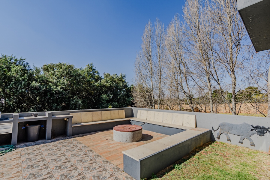 5 Bedroom Property for Sale in Verresig Country Estate Gauteng