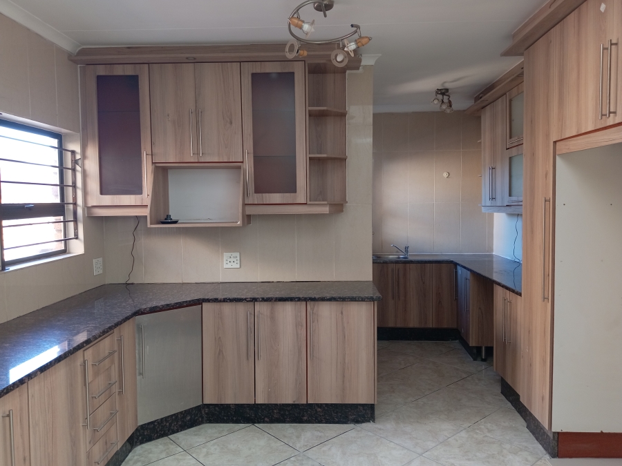 3 Bedroom Property for Sale in Bassonia Gauteng