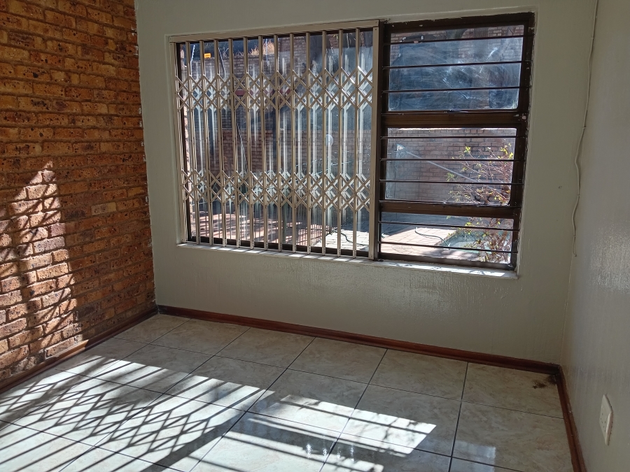 3 Bedroom Property for Sale in Bassonia Gauteng