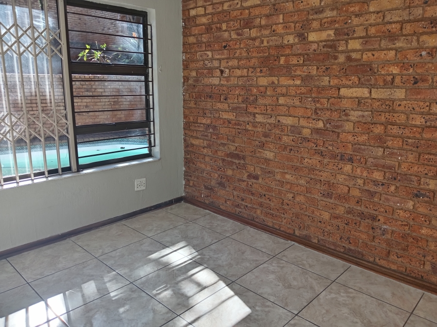 3 Bedroom Property for Sale in Bassonia Gauteng