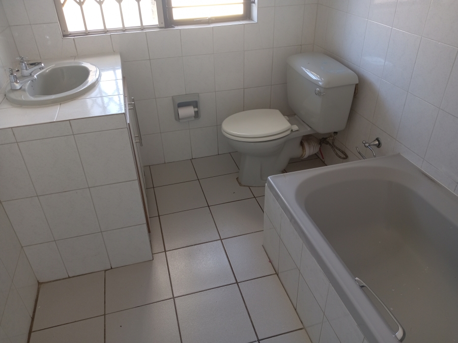 3 Bedroom Property for Sale in Bassonia Gauteng