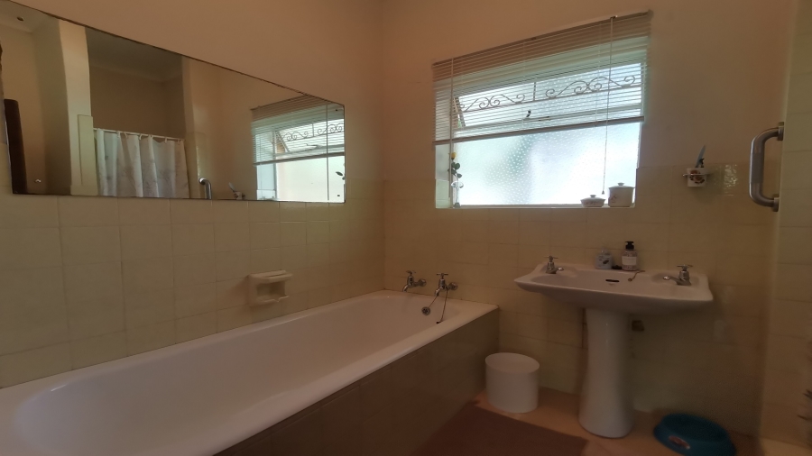 3 Bedroom Property for Sale in Mondeor Gauteng