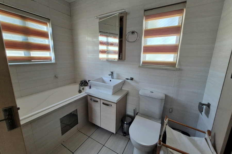 To Let 2 Bedroom Property for Rent in Kengies Gauteng