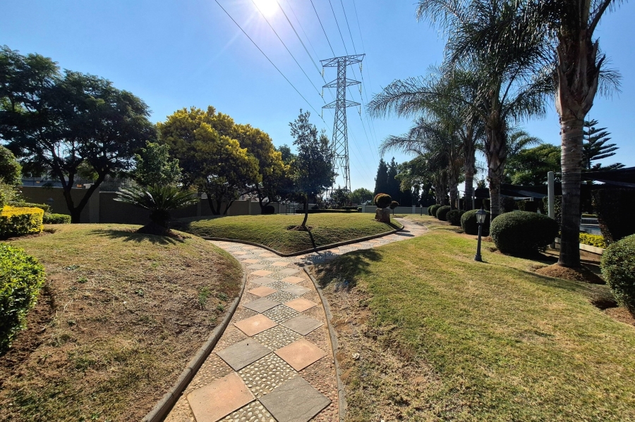 To Let 2 Bedroom Property for Rent in Kengies Gauteng