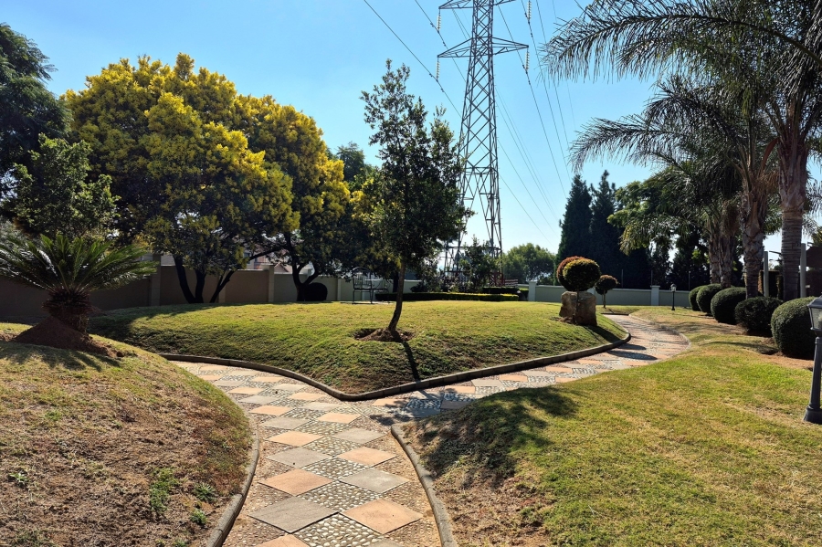 To Let 2 Bedroom Property for Rent in Kengies Gauteng