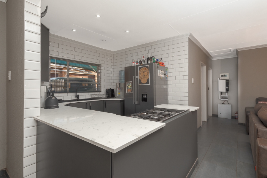 2 Bedroom Property for Sale in Randhart Gauteng