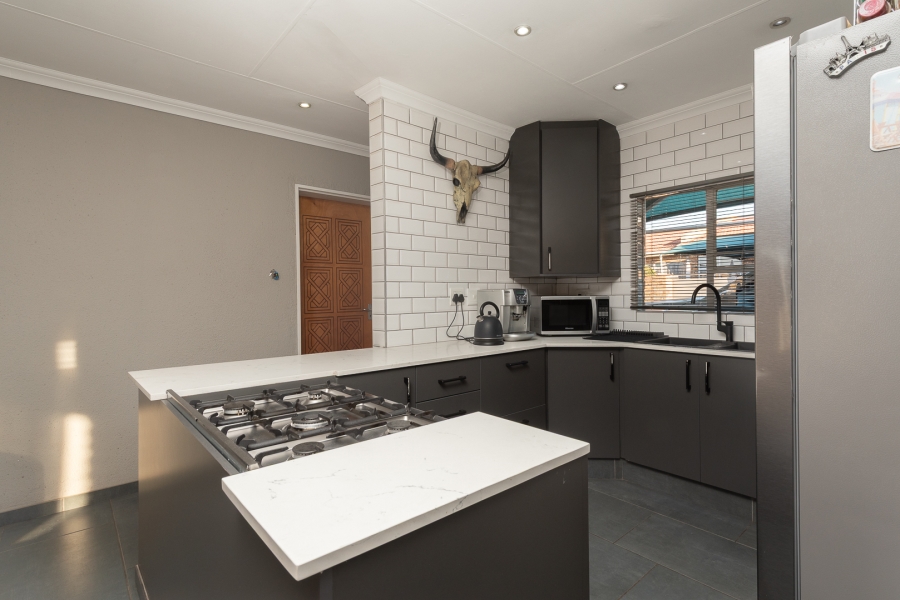 2 Bedroom Property for Sale in Randhart Gauteng