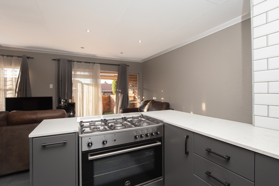 2 Bedroom Property for Sale in Randhart Gauteng