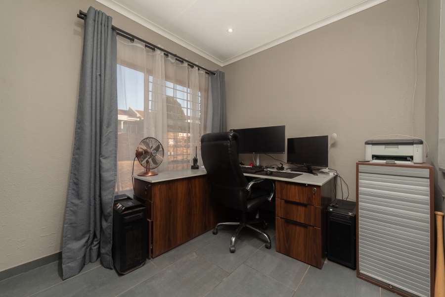 2 Bedroom Property for Sale in Randhart Gauteng