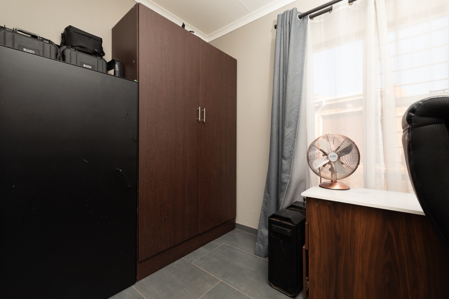 2 Bedroom Property for Sale in Randhart Gauteng