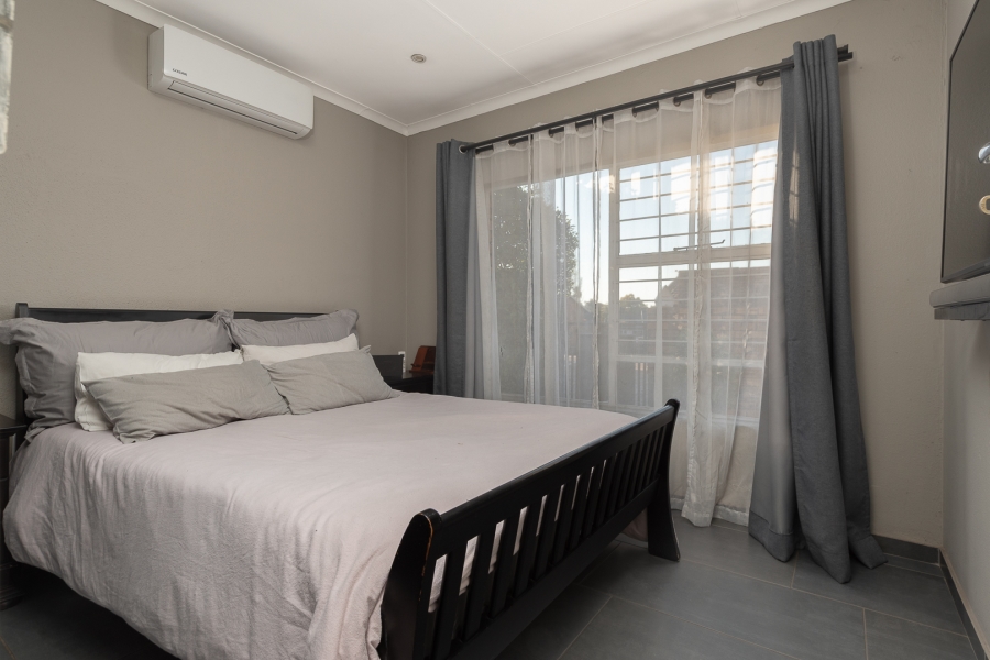 2 Bedroom Property for Sale in Randhart Gauteng