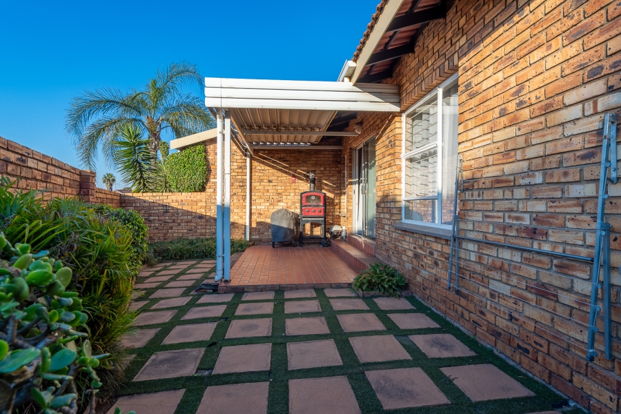 2 Bedroom Property for Sale in Randhart Gauteng