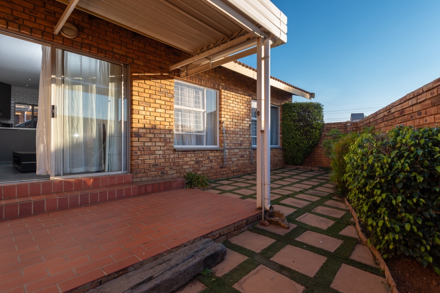 2 Bedroom Property for Sale in Randhart Gauteng
