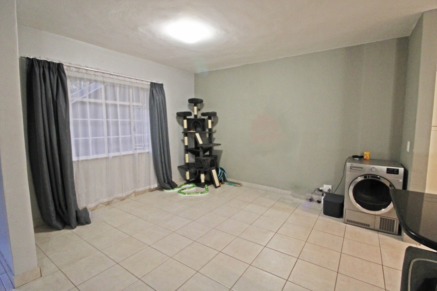 2 Bedroom Property for Sale in Bryanston Gauteng