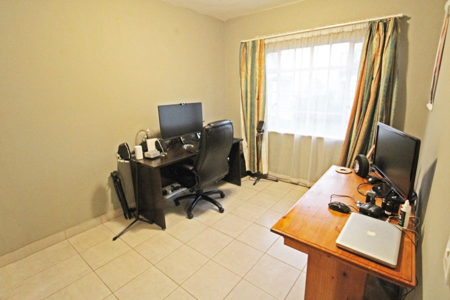 2 Bedroom Property for Sale in Bryanston Gauteng