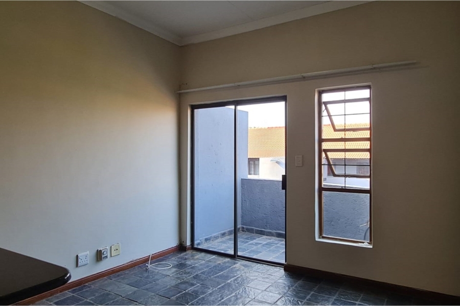 To Let 2 Bedroom Property for Rent in Erand Gardens Gauteng