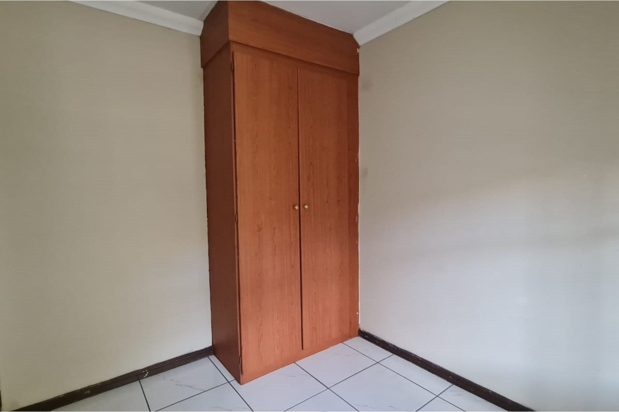 To Let 2 Bedroom Property for Rent in Erand Gardens Gauteng